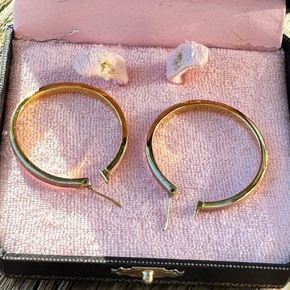 ✨ Juicy Couture Gold-Tone Logo Hoop Earrings ✨ - Picture 8 of 8